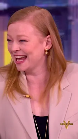'The Picture of Dorian Gray' star #SarahSnook looks back on her Emmy-winning role as Shiv Roy in #Succession! 🤩 #TheView