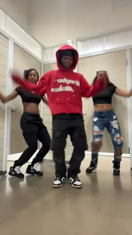 Yall seen Sinners yet? 🤔w/@BIG NIYA⭐️⭐️ @#MiaaNationn💖  #fyp #viralvideo #trending #dance #blowthisup #makethisgoviral 