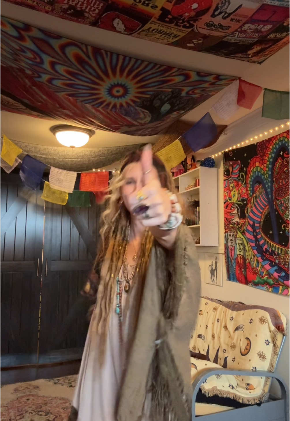jammm w me #hippie #hippietok #hippieoutfit #hippiestyle #boho #hippies #70s #outfitinspo #bohostyle #bohochic 