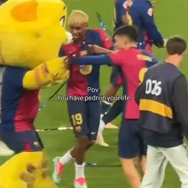اعشق شخصيته هذي الي ماتطلع غير نادرا😭 #barcelona #fcbarcelona #explore #foryou #viral #fyyyyyyyyyyyyyyyy #pedri #اكسبلور #بيدري #برشلونة #فيسكا_برسا_دائماً_وابداً🔵🔴 
