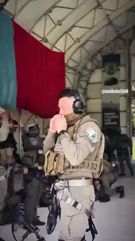 Comandos Jungla Policía nacional de Colombia 🇨🇴 ☠️🦅 #policia#fypシ゚ #policiadecolombia #colombia  #paratiiiiiiiiiiiiiiiiiiiiiiiiiiiiiii #videoviral  #fypシ゚viral🖤tiktok #mujerpolicia  #ejercitodecolombia #specialforces #fuerzasespeciales #comandos  #jungla #foryour #policecar  #seguidores 