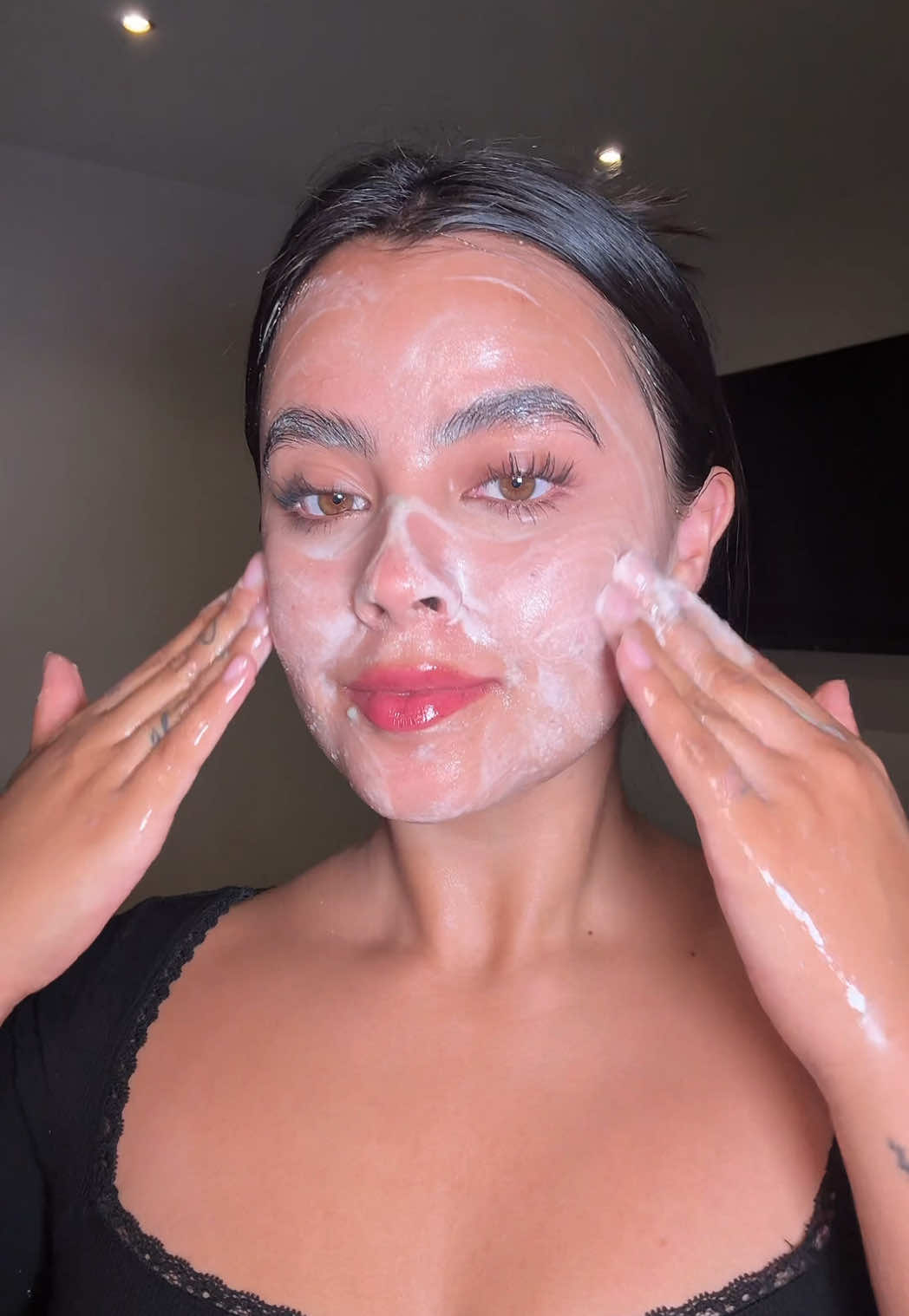 Mi rutina especial de Skincare, coreano en la noche, esto lo hago cuando tengo tiempo y quiero hidratar a profundidad mi piel 🤍🥹 @Arencia @imfrom_us @PURITO SEOUL @medicube global #antiagingskincare #skintransformation #skincaretips #ledmask #hyperpigmentation #clearskinjourney #skintransformation #koreanskincare #motivation#skincareroutine #creatorsearchinsights  