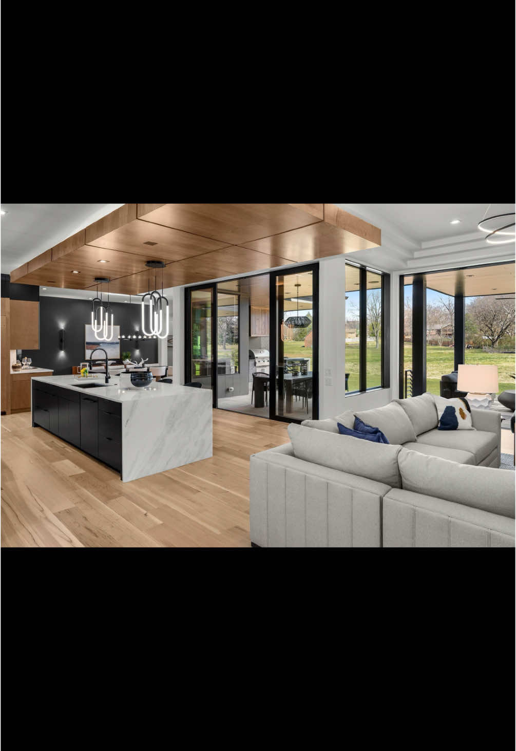 Did you see the huge CLOSET? Simply Beautiful! $4,250,000 5 Bed 5/2 baths 6500sq/ft on 1.290 acres located in Brentwood, Tn. Message me if you would like more information. #nashville #location #musiccity #moving #4million #brentwood #tennessee #realestate #property #house #realestatebroker #615 #2025 