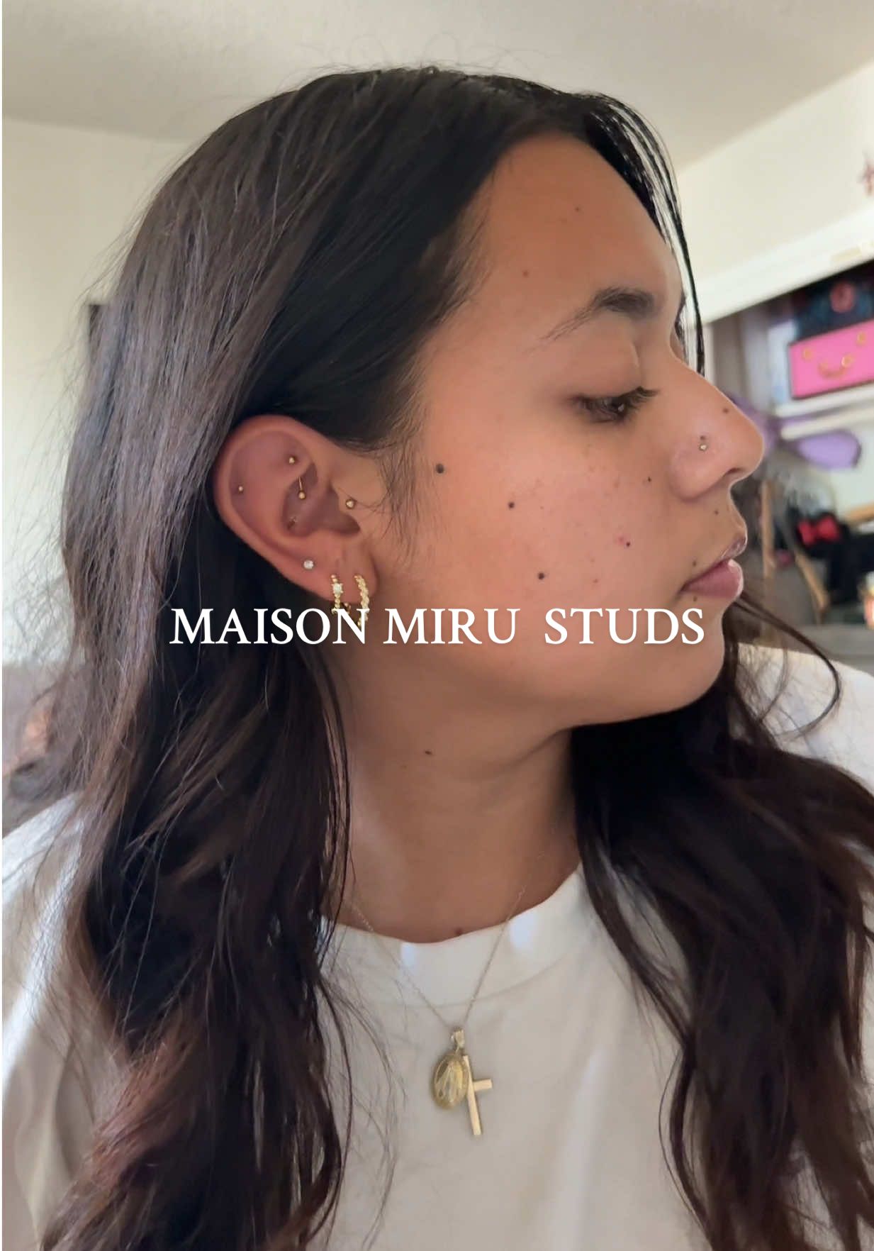 These are such a cute finishing touch to my lobe piercings 😍 @Maison Miru Jewelry 🤍✨ #girlessentials #fashionproducts #everydayessentials #fashiontips #softgirl #contentcreator #latinacreator #microinfluencer #smallcreator #jewelry #piercings #creatorsearchinsights #maisonmiru #goldgirl #huecommunity 