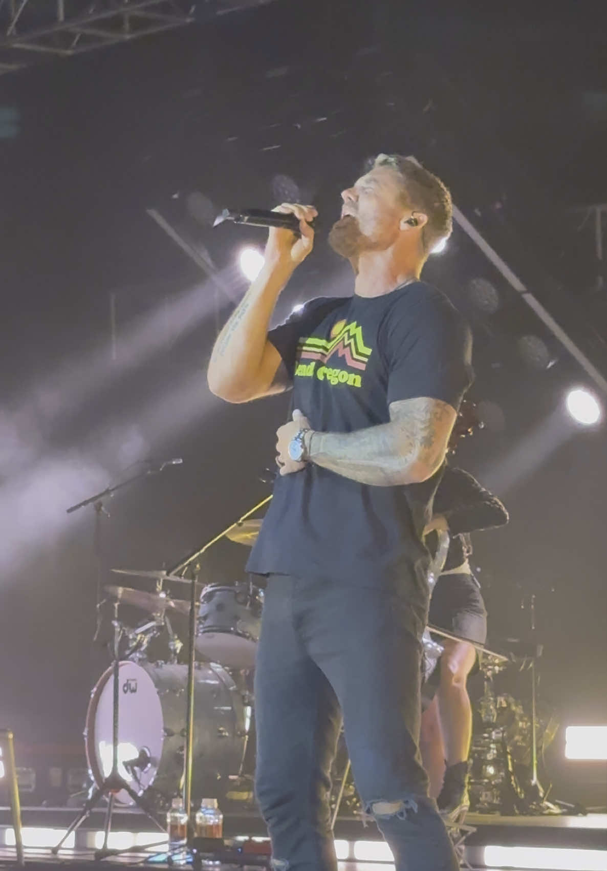 It still tastes like you  #brettyoung #brettyoungmusic #musictok #fyp #brettsyoungsters #tasteslikeyou 