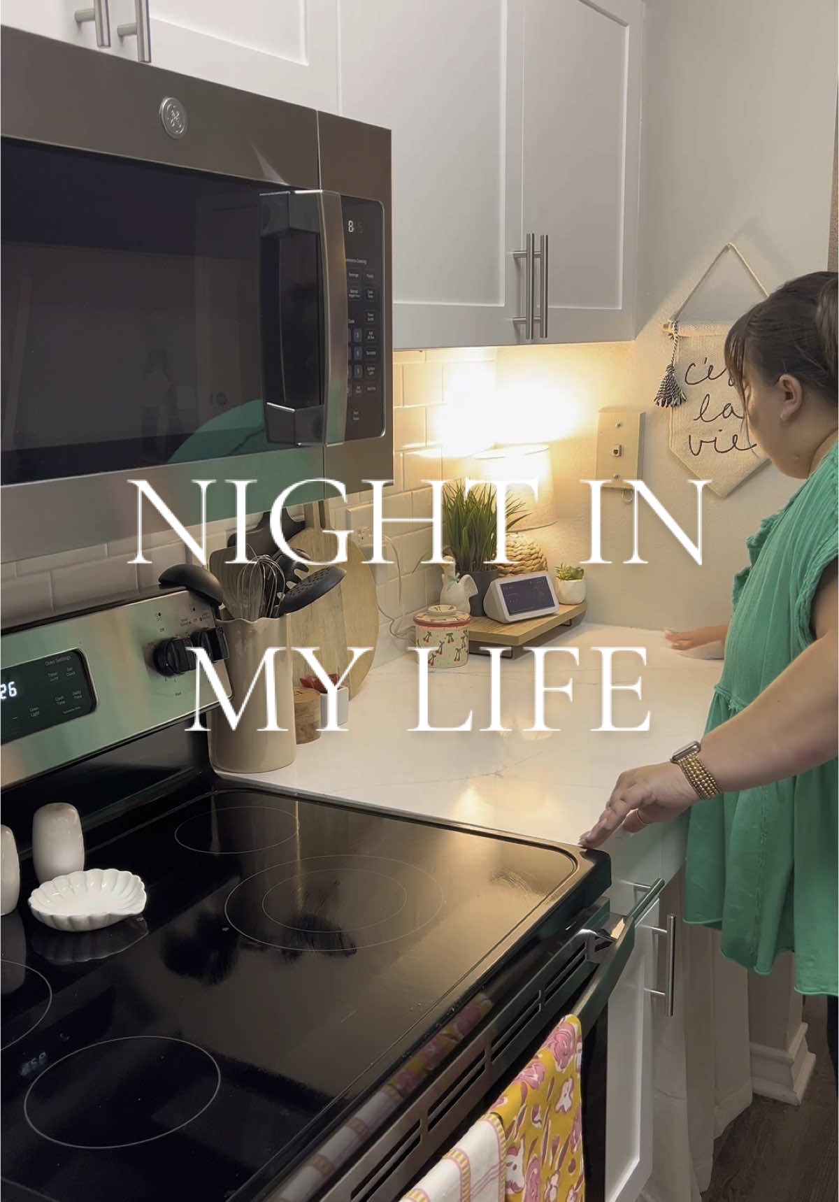 night in my life 😌🧺👩🏼‍🍳🫧🧶✨ #nightinmylife #minivlog #Vlog #cleaning #nighttimeroutine #fyp #dayinthelife #trending #viral #homedecor #cozyathome #plussizecreator #nashville #franklin #organization 