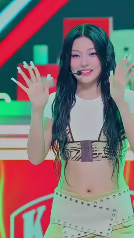 how can she be cute and hot at the same time #yoonchae #katseye #fancam #aerimylov 