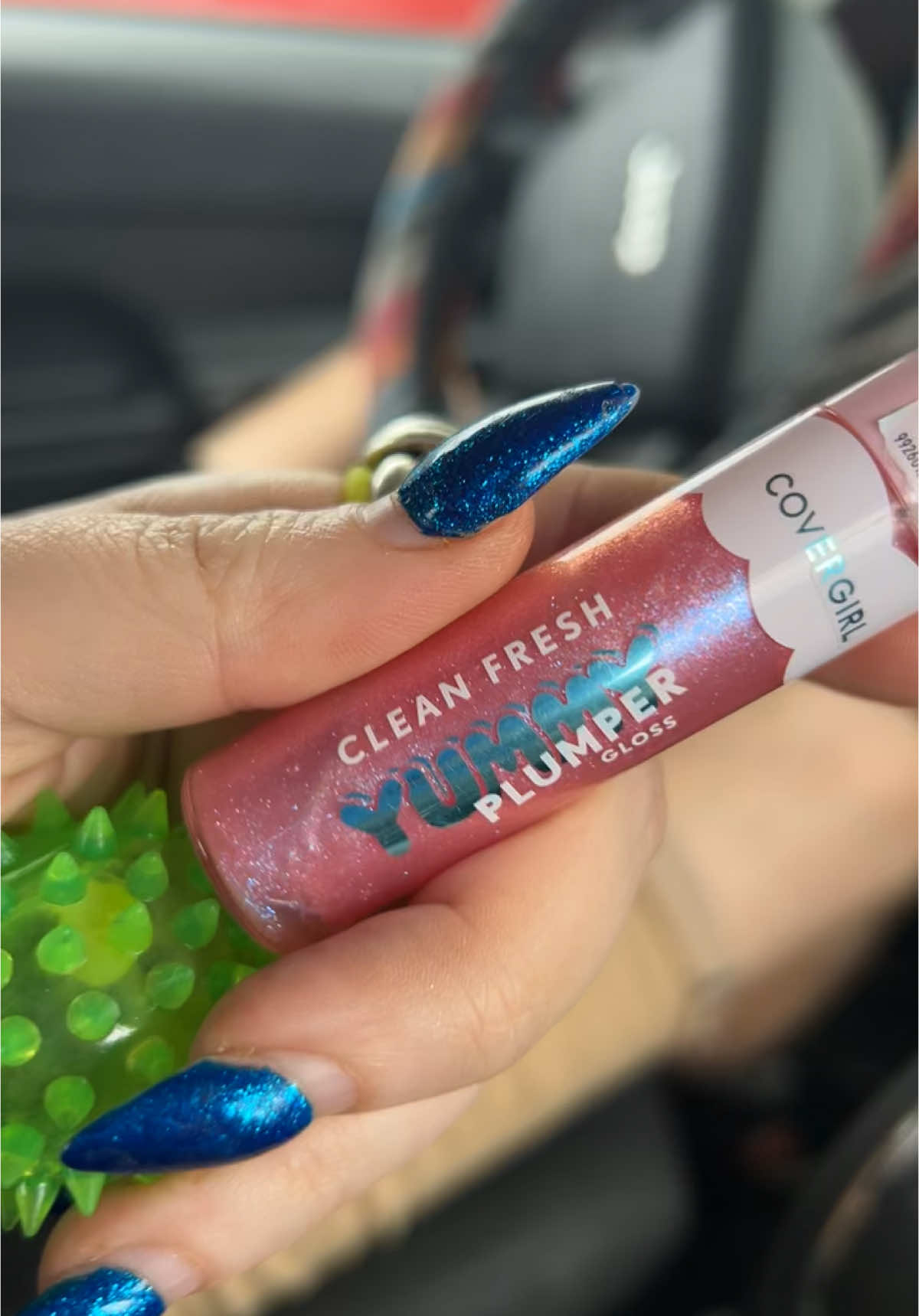 @Covergirl US come get your spokesman #diva #makeup #covergirl #plumping #viral 