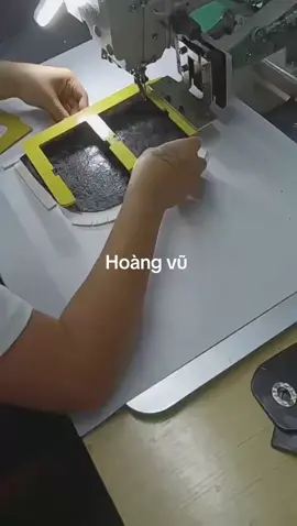 Máy lập trình may hàng ví nữ 