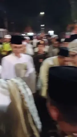 Dzurriyah Hadrotussyaikh Romo KH Utsman Al Ishaqy, hadir bersama para Masyayikh & Habaib...  dalam acara 1 Abad Syaikhuna KH Moh Kholil Bangkalan Madura.  #manaqibrutinahadakhir #pprmjatipurwosurabaya #darulubudiyahraudlotulmutaallimin #annuralutsmanyputri #alutsmaniya #baniutsmanalishaqi #almustaghitsinalutsmaniyahpusat #almustaghitsinalutsmaniyahmadura #almustaghitsinalutsmaniyahgresik #almustaghitsinalutsmaniyahkalbar #almustaghitsinalutsmaniyahtuban  ------------------------------------------------------------ Follow us Instagram : @al_mustaghitsin_al_utsmaniyah Facebook : Al Mustaghitsin Al Utsmaniyah Tiktok :  @al.mustaghitsin.a Youtube : Al Mustaghitsin Official Support By: ASSHOFA PRODUCTION ZUM ZUM KAFANI