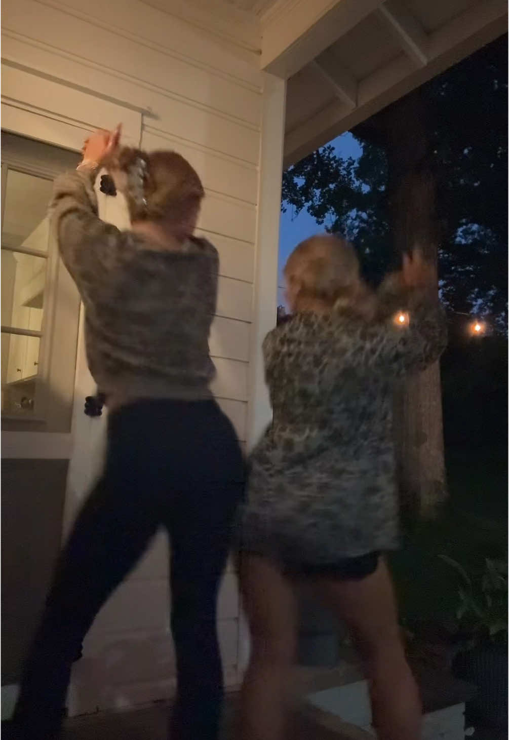 Just 2 white girls#fyp@aida 