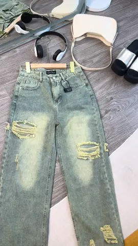 Quần jeans suopng rách màu bụi#quần #quầnáo #jeansnu #jeansongrong #quannu #hhchou #xuhuong #tiktok 
