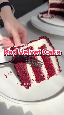 Red Velvet Cake. Recipe linked in my bio❤️ #redvelvetcake #redcake #dessert #baking #red #cakedecoration #Recipe #fyp #viralvideos #viraltiktokvideo 