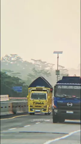kelingan opo karo lagu iki cah? #truck #truckcabe #truckcabeindonesia #trucks #toltransjawa 