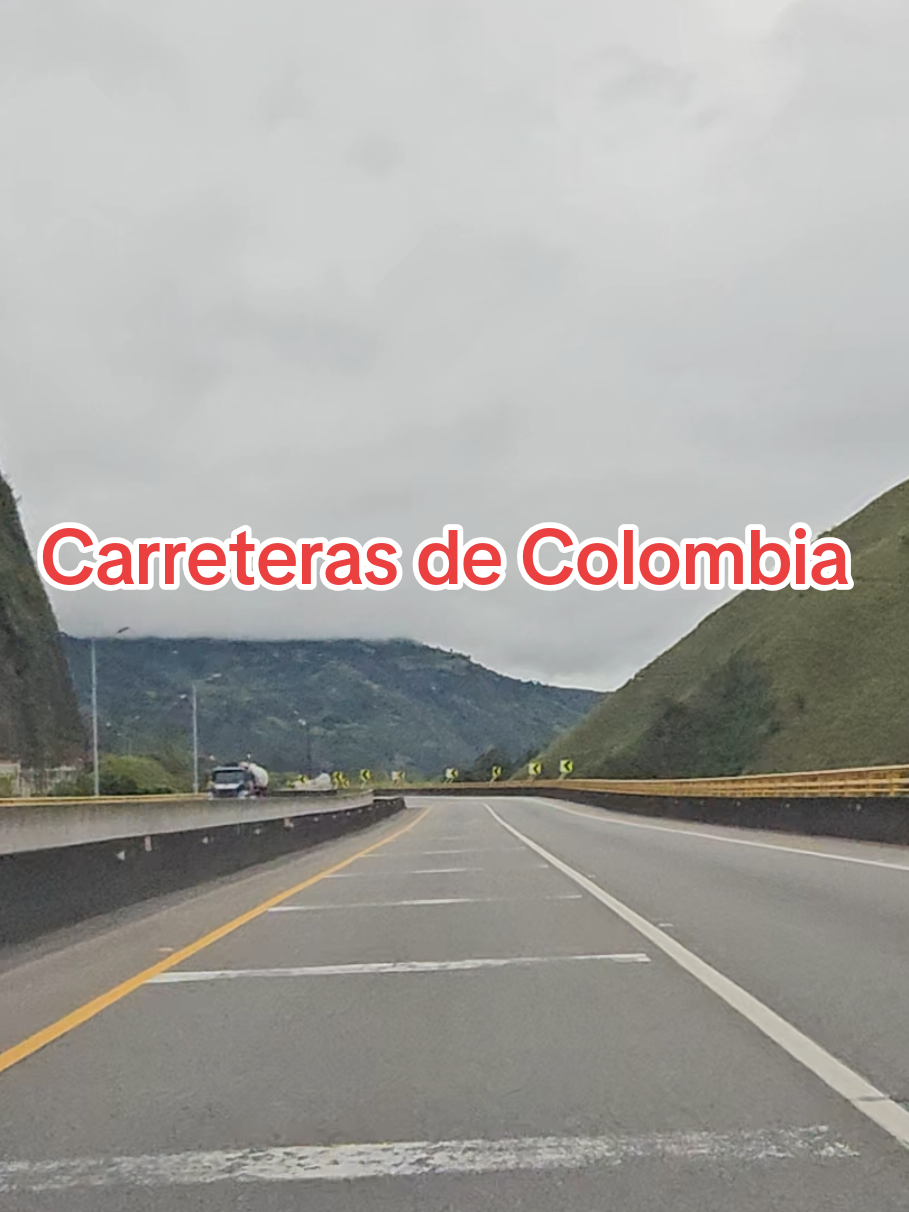Conduciendo por estás carreteras hermosas y con paisajes maravillosos. Colombia es otro nivel 😍#fyp #TravelGoals #colombia #villavicencio 