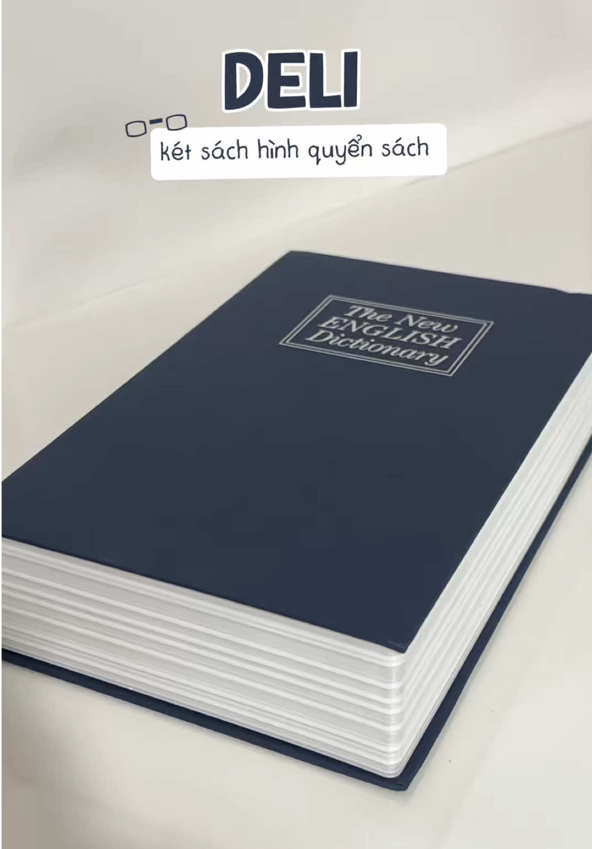 Bề ngoài là quyển sách nhưng bên trong lại là két sắt 😝 #unboxing #ketsat #ketsatmini #ketsathinhquyensach #ketsatquyensach #deli #foryou #fyp #viral #laiuunbox 