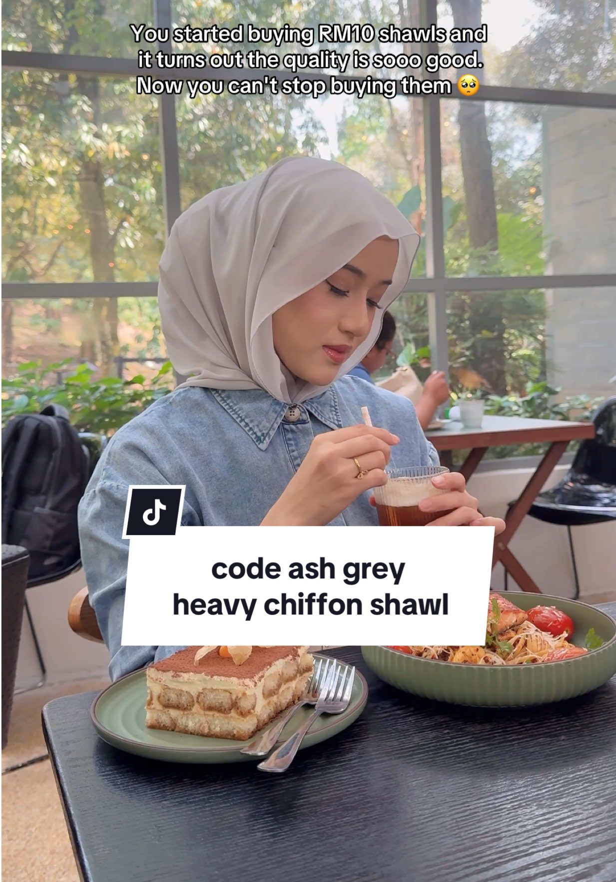 can't stop buying these RM10 shawl bcs the quality is insane 🥹❤️ #shawlmurah #tudungsenangbentuk #shawlbest #hijabrecommendation #shawlRM9 #chiffonshawl #heavychiffonshawl #shawlsenangbentuk #amyrahijab #shawlsenangbentuk 