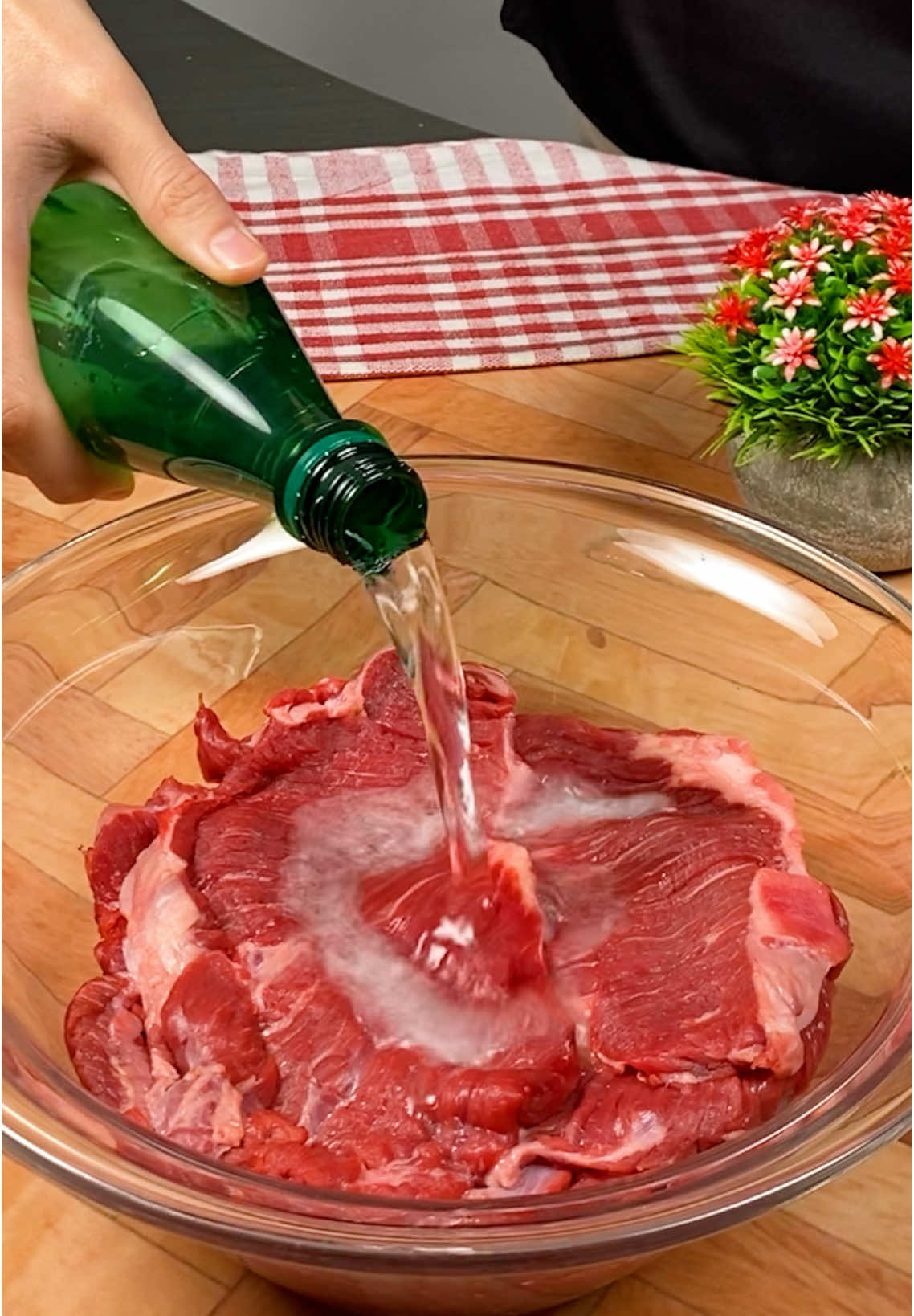 Los grandes restaurantes no quieren que sepas este truco. ¡A tu familia le encantará! #carne #bistec #cocina #comida #Receta #fyp #paratii #viral #agua 