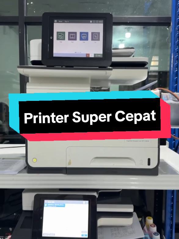 Bukan cuma 1, tapi 6 unit!  Pelanggan kita ini gak main-main…  Pakai 4 unit HP PageWide 58650  Tambahan 2 unit HP PageWide 477  Spesifikasi: ✅ Kecepatan Cetak 75 lembar/menit ✅ Cetak bolak-balik otomatis ✅ Hemat tinta & listrik (65 watt) ✅ Stabil buat kerja non-stop Kenapa sampai nambah lagi? 👉 Cepat, hasil rapi, minim drama 👉 Biaya cetak super irit 👉 Cocok cetak 9rb lembar/ribuan lembar tiap hari Mereka udah buktiin sendiri. Kamu kapan nyusul? 😉 #PageWideGacor  #printercepat #usahacetak  #printer #beranda #masukberanda #fypage #viralvideo #viral #percetakan #PageWide 