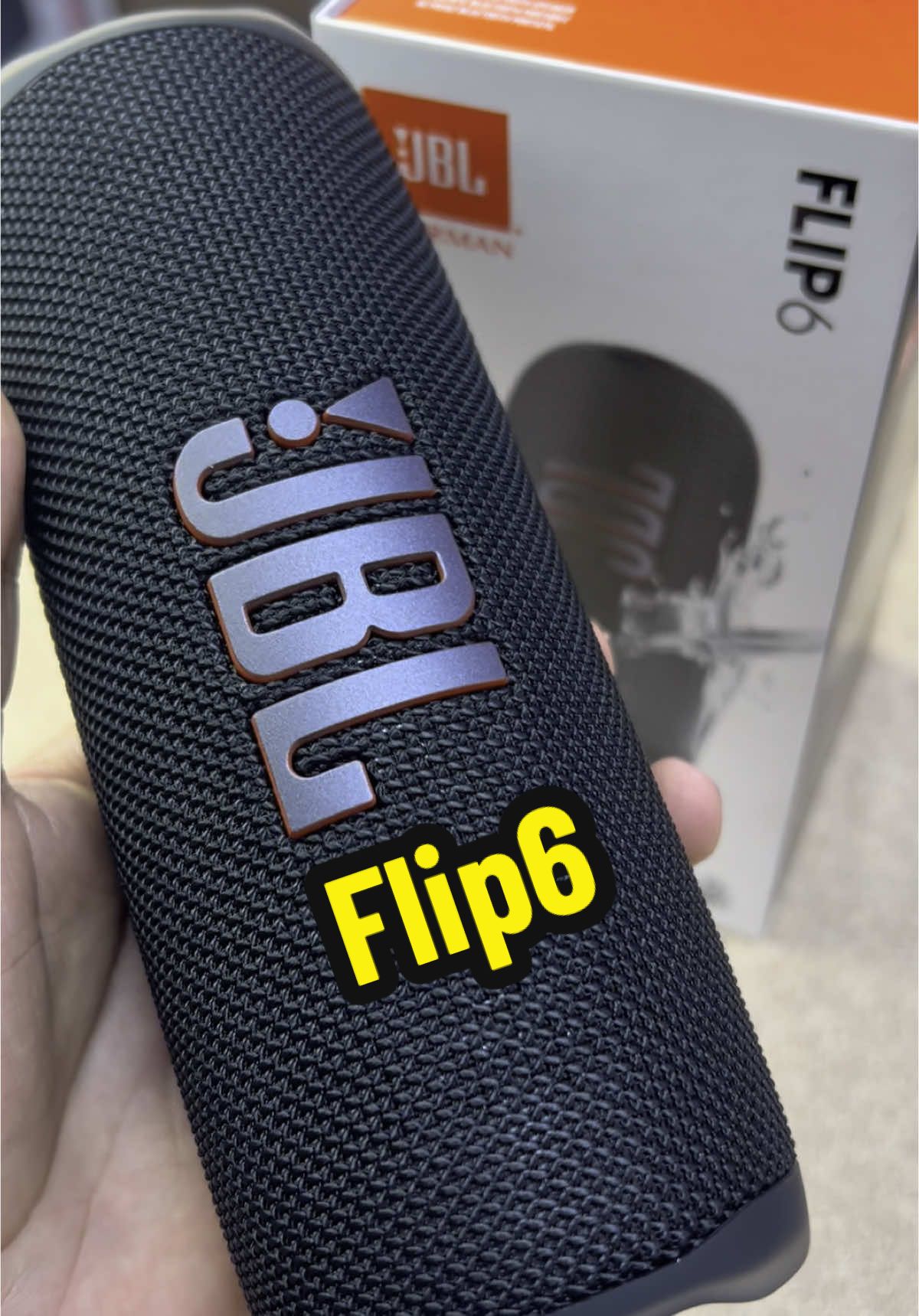 Parlante portátil JBL Flip6 original en stock!🔊 Puedes ecualizar el sonido a través del celular. Escucha tu música favorita con buena calidad de sonido.😎 #parlante #jbl #flip6 #original #musica #divertido #neobox #peru🇵🇪 #bajos #buenacalidad #enviosnacionales #musically #parlantebluetooth 