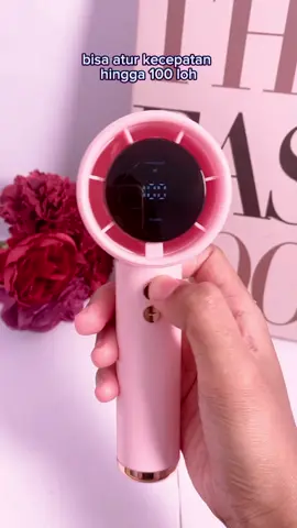 Kalau ngerasa kepanasan tapi ga mau ribet, mending pake kipas mini estetik ini aja #kipasminiportabel 