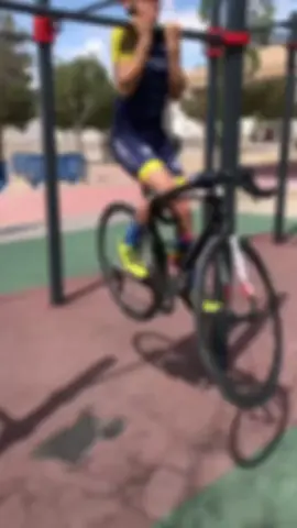 How did he do that? How is it possible for a bike to be suspended in mid-air? #workingout #strength #exercise #muscle #strong #fun #amazingChinesepeople Credit to MysteriousCat on Douyin.