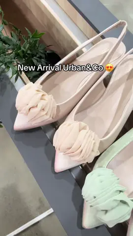 Flatshoes New Arrival by @URBAN&CO yang super duper cantik 😍 #flatshoes #wanita #urbanco #sandalwanita #womenshoes #racuntiktok #sepatu #sepatuwanita #cantik #fyp #apparel #waktuindonesiabelanja #rekomendasioutfit #pilihlokal #sandal 