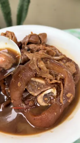 Pinatisang pata ng baboy - my favorite 😋 #recipesoftiktok #recipesforyou #recipeko #foodtiktok #ulamideas #tiktokviraltrending #fyp #pinoyfood #fypage 