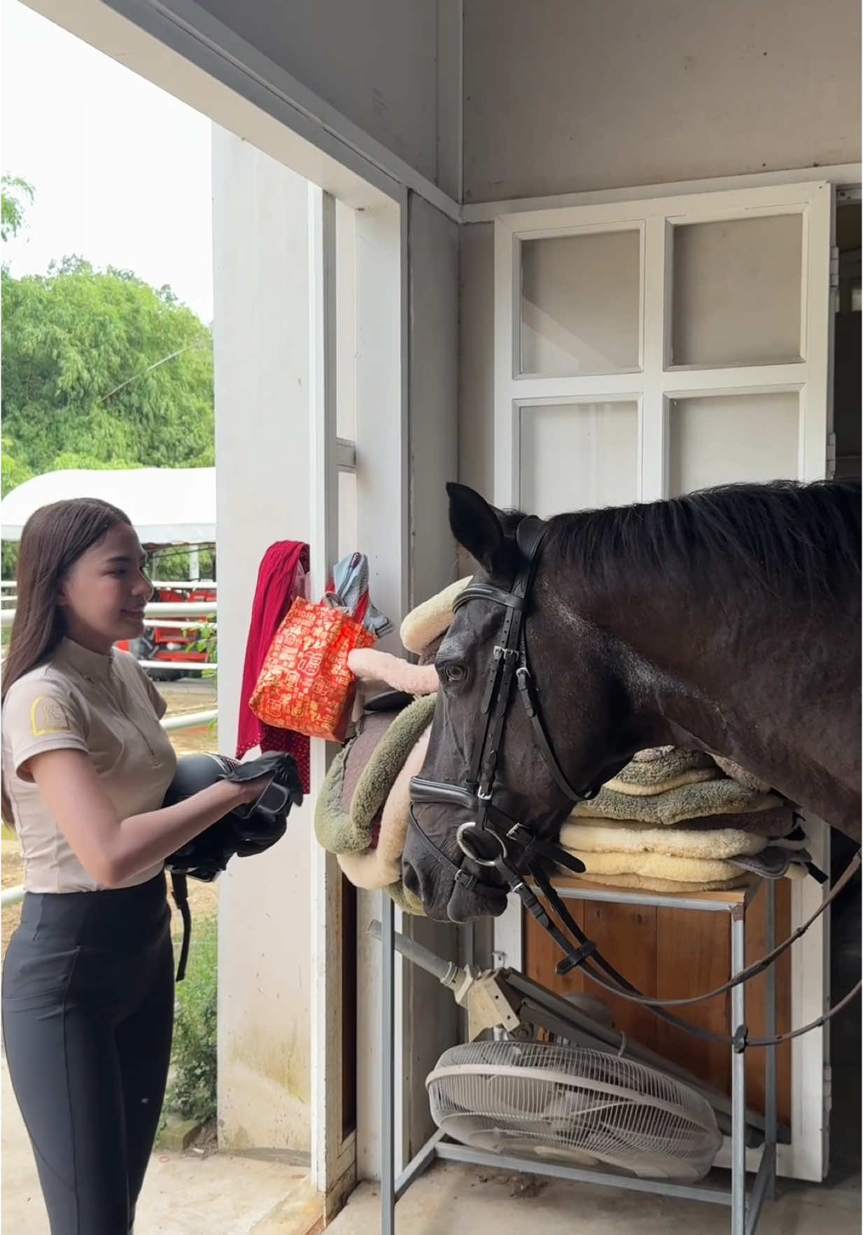 🏇🏻😍🤍 #พยาบาลนับดาว #ขี่ม้า #ผู้หญิงขี่ม้า #horse  @Chavallino Bangkok 