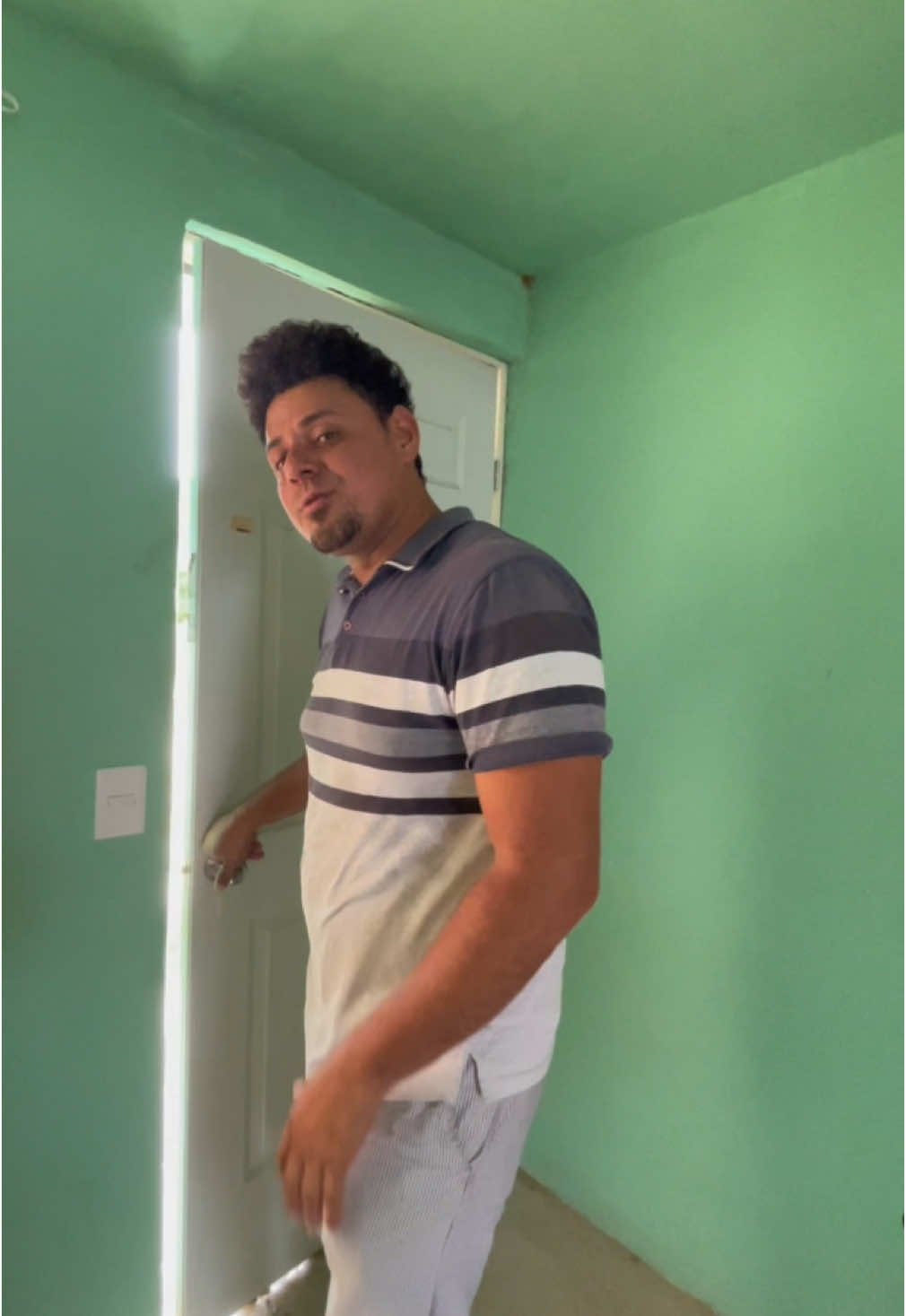 Me cayeron mal esas enchiladas de la vecina 😅😅
