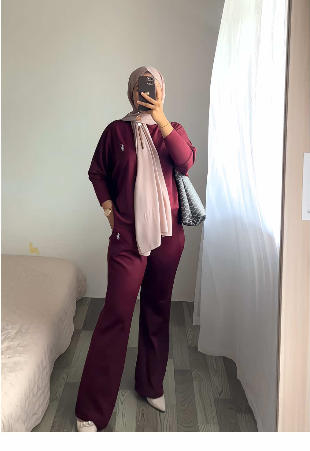 Oneset knit bahan adem lembut, model lengan batwing celana cutbray full karet, bisa dipakai untuk bumil juga, dan ada pilihan warna lainnya #oneset #onesetknit #ootdbumil 
