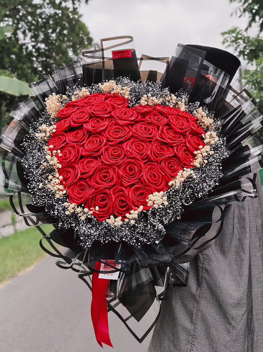 Bawa pulang dengan harga 100K??  Buket 40 Tangkai Pita Satin Love❤ 🧢🧢🧢 📍Order Via WA : Link di bio 🚛Pengiriman bisa ke seluruh pulau Jawa #buketbunga #buketpitasatin #buket #bouquet #pitasatin #buketmurah #buketmewah #buketwisuda #buketulangtahun #bouquetribbon #luxury #buketjumbo #kadopacar #kadoulangtahun #buketviral #bukettttttttt #trend #buketjawatimur #buketjombang #ribbonflowers #ribbonroses #4upage #viral #fyp 