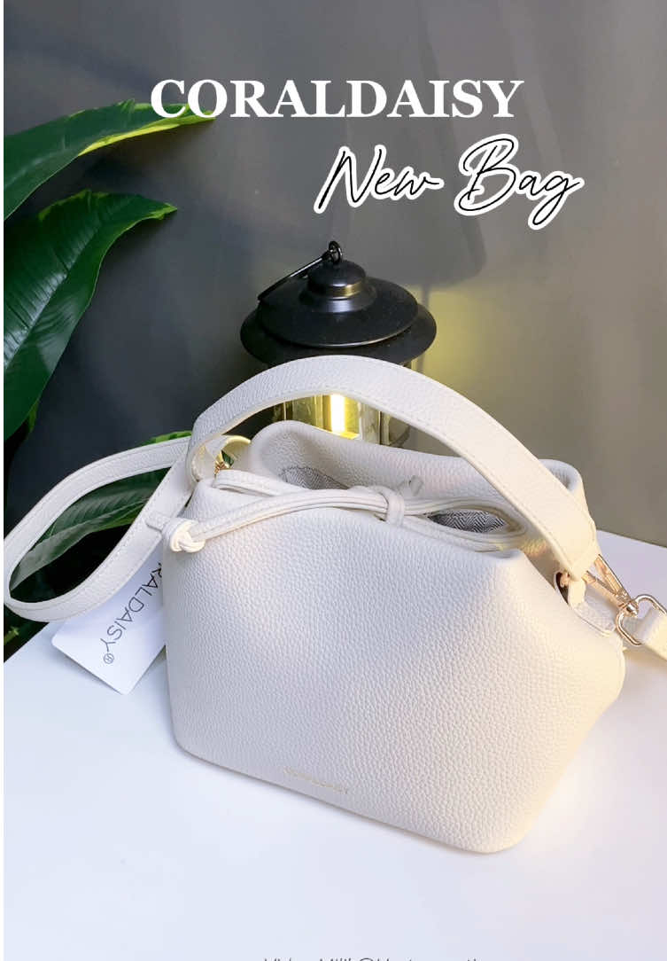 aww so pretty new bag dari @CORALDAISY lucu ,simple,elegan  yuk cek keranjang kuning🥰#taslucu #tas #taswanita #tascoraldaisy #coraldaisy #handbag 