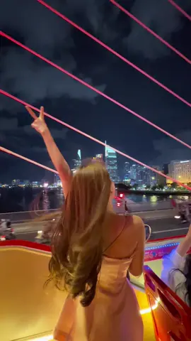 Sài Gòn rực rỡ cỡ này ✨ #xebus2tangsaigon #saigon #saigonvedem #viewdepsaigon #hochiminhcity 