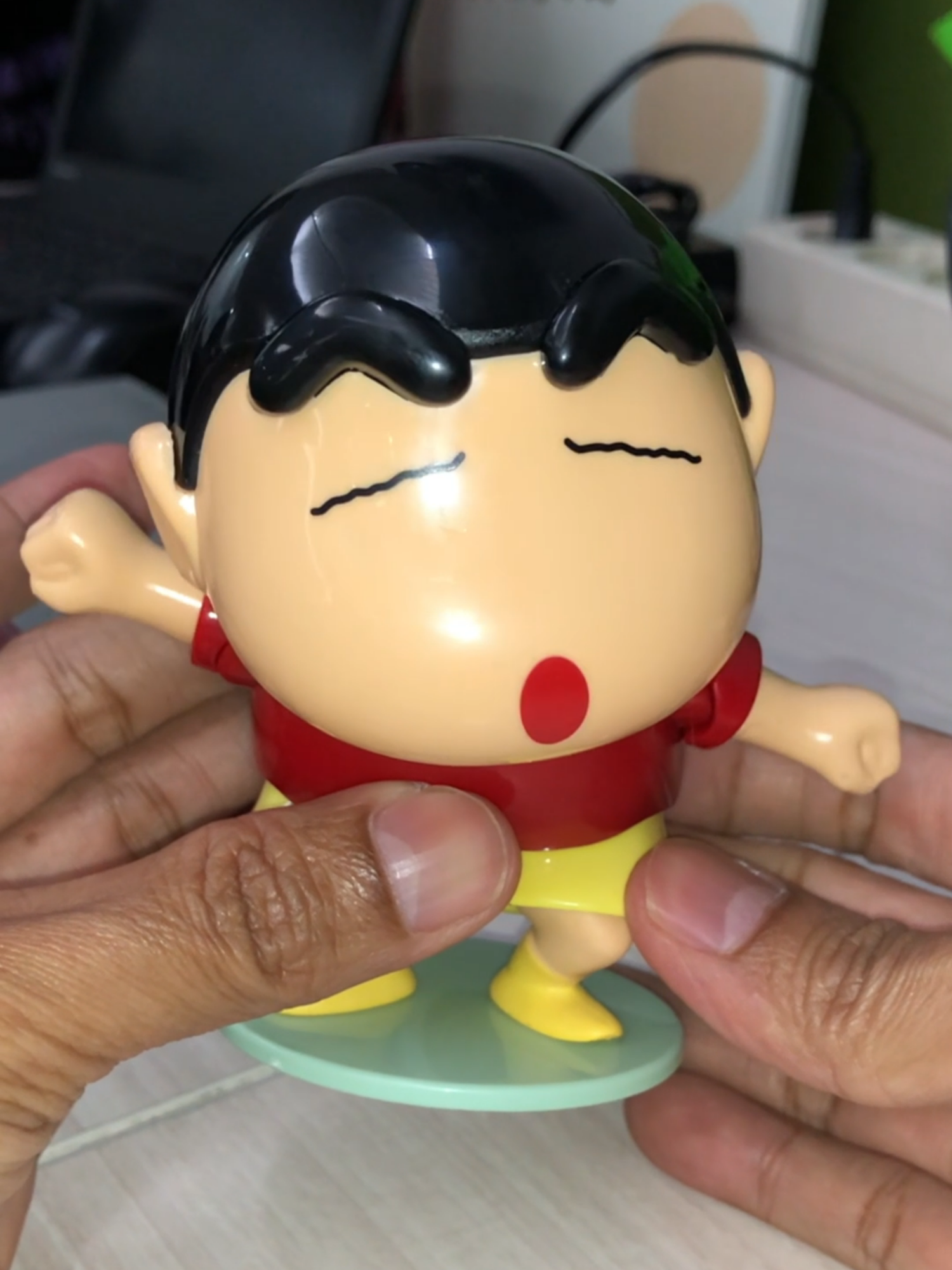 Mainan Shinchan Geleng geleng kepala