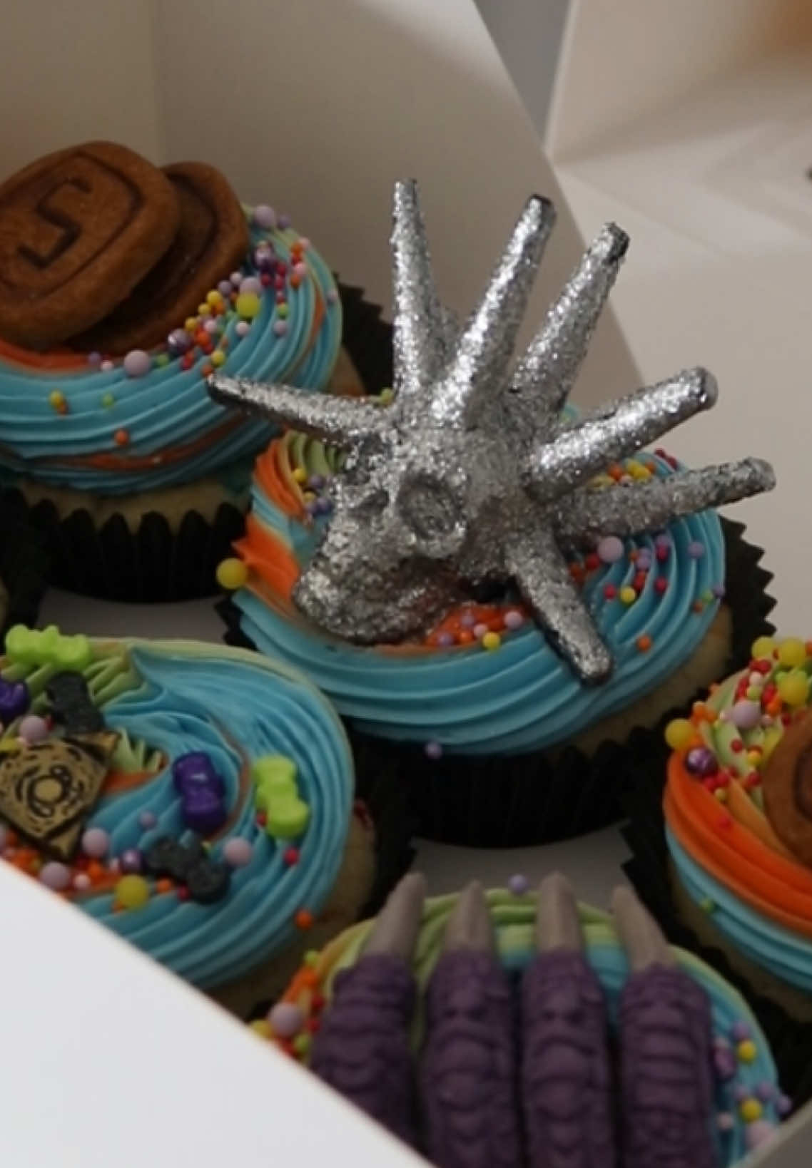 Zoinks #scoobydoo #cupcakes #discoskull