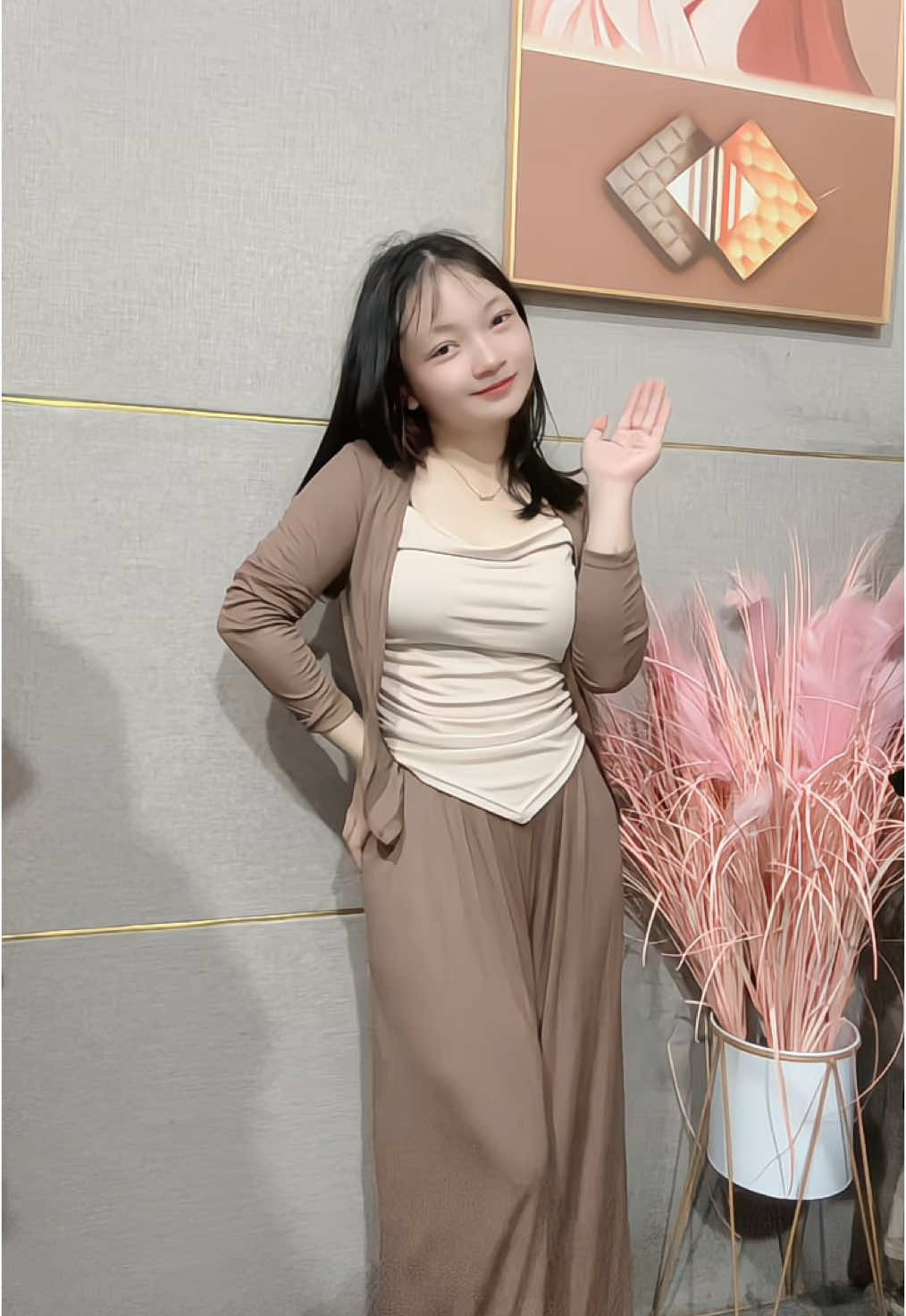 One set sudah Ready,jangan sampai kehabisan🥰🫶🏻#setelanwanita #vintagestyle #setelankoreanstyle #oneset #setelanknitpremium #koreanstyle #fyppppppppppppppppppppppp 