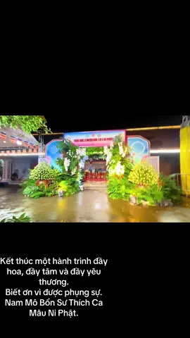 Kết thúc hành trình cắm hoa phụng sự tại chùa Chuông – Hưng Yên. Từ cổng tam quan, khu chiêm bái Xá Lợi Phật, đến từng đầm sen, từng lối đi… Tất cả đều được team em thực hiện bằng đôi tay cần mẫn và tấm lòng thành kính. Biết ơn vì đã có mặt, được dâng chút công sức nhỏ bé để góp phần trang nghiêm đạo tràng trong những ngày thiêng liêng này. Nam Mô Bổn Sư Thích Ca Mâu Ni Phật.” 🙏🌸 #PhụngSựTamBảo #SenNởTừTâm #HànhTrìnhChiêmBái #CắmHoaCúngDường #ChùaChuông #XáLợiPhật2025 #TâmThànhPhụngSự