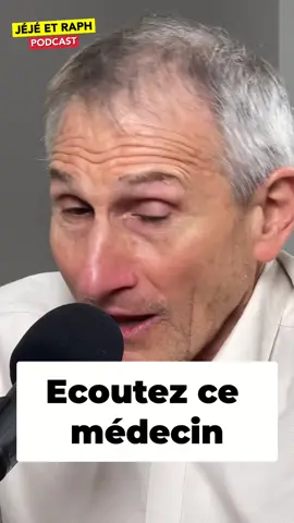 Marche: L'Activité Essentielle pour les Seniors (et les Jeunes!) On explique pourquoi la marche est cruciale, surtout avec l'âge. La perte musculaire accélère, impactant l'équilibre. Agissons tôt pour des bénéfices durables! #MarchePourSeniors #SantéSenior #ActivitéPhysique #BienVieillir #PréventionChutes #MusclesEtÂge #VieillissementActif #FormePhysique #SantéEtBienÊtre #MarcheQuotidienne