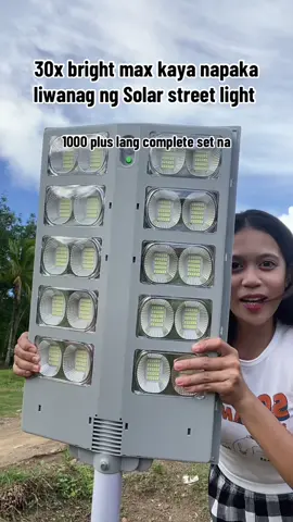 Tipid ka talaga sa kuryenti nito #solar #solarstreetlight #solarlights 