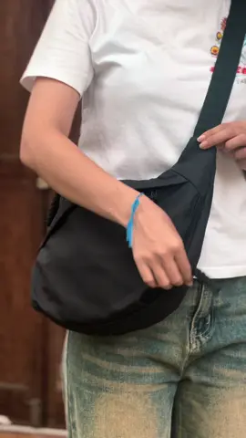 ใครรอรุ่นนี้มาเลย 🔥#bag #black #outfit #OOTD #chic #cool #vintage #tiktok 