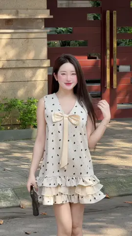 Váy shop sẵn shippp #huyenthuhoang #xhtiktok  #viral  #trending 