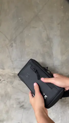 Tas selempang handbag pria highmore tas tangan waterproof bisa muat banyak #handbag #handbagpria #tastangan #tasselempang #tasselempangpria #highmore 