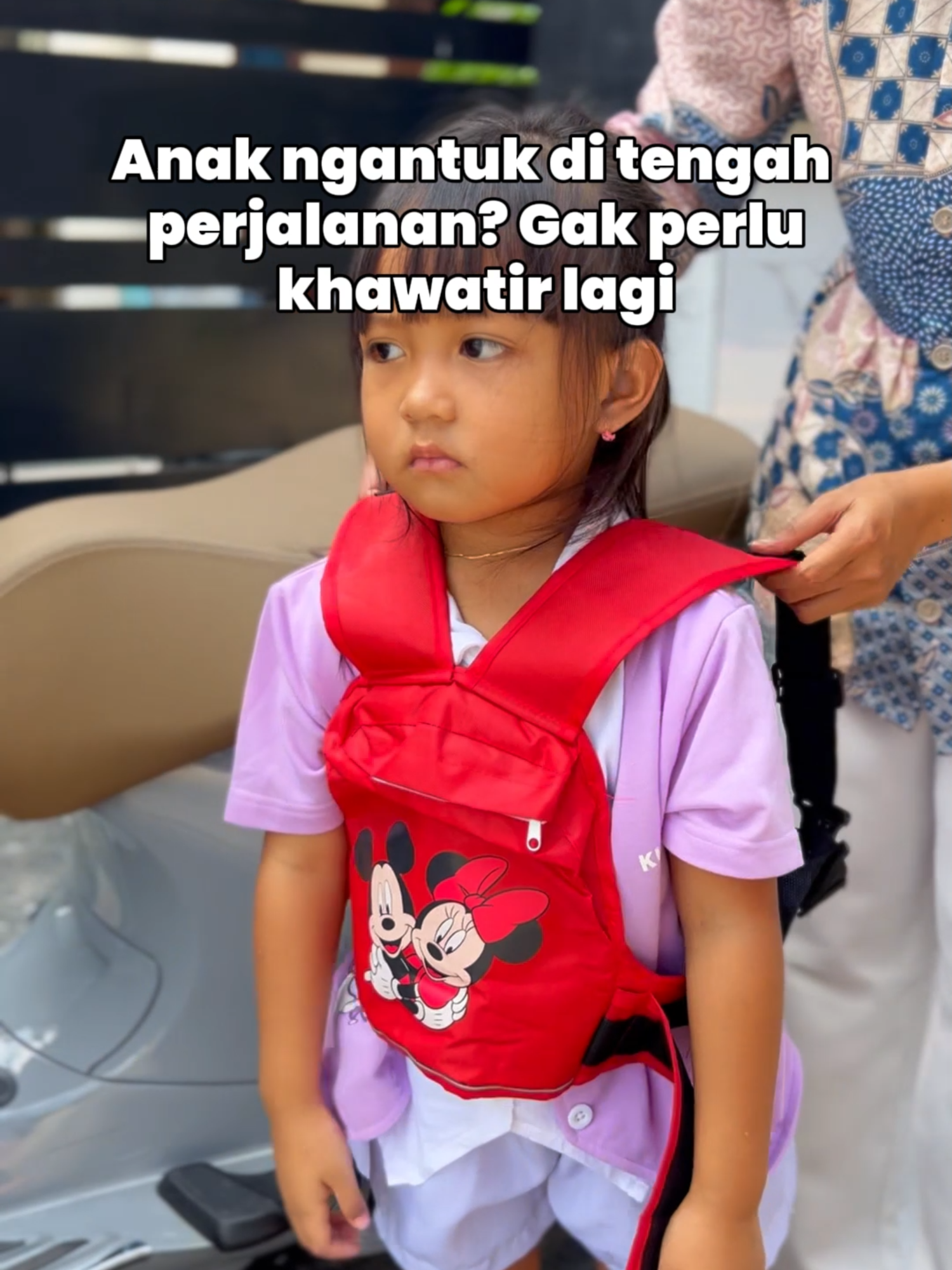 Jalanan gak bisa diprediksi, tapi keselamatan anak bisa kita pastikan. Dengan sabuk bonceng Joykidz, perjalanan lebih tenang, tanpa khawatir! Check keranjang kuningnya moms! #joykidz #joyfulriding #helmanak #safetyfirst #brandlokal #sabukbonceng #sabukboncenganak #sabukmotor #sabukanak #sabukboncengan