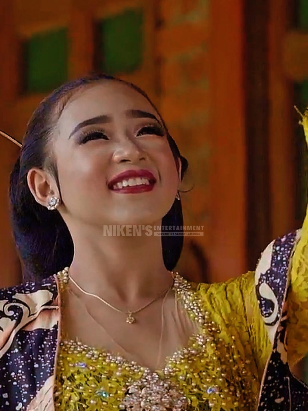 Gethuk - Niken Salindry . Source Video On Youtube Channel Kraton Digital (Released On 23 Oktober 2022)  . #nikensalindry #nikensalindryterbaru #nikensentertainment #nikensmusicdigital #sanidynusantara #sanidylampung #nikensalindryofficial 