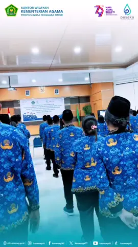 Menteri Agama Republik Indonesia  secara resmi mengukuhkan Pegawai Pemerintah dengan Perjanjian Kerja (P3K) Tahap I Tahun 2024 secara serentak di seluruh Indonesia. Acara pengukuhan P3K tingkat Kanwil Kemenag Prov. NTT digelar di Aula Kanwil Kemenag NTT, Senin (26/05/2025), diikuti oleh 90 orang P3K dan dihadiri oleh Kepala Kantor Wilayah (Kakanwil) Kemenag Provinsi NTT, Plh. Kepala Bagian Tata Usaha, para Kabid, Pembimbing, Pembimas, Ketua Tim Kerja, serta rohaniwan yang turut memberikan doa restu dan dukungan. Dapatkan update informasi Kantor Wilayah Kementerian Agama Provinsi NTT melalui @Kementerian Agama RI  website: www.ntt.kemenag.go.id Ig: www.instagram.com/kemenagntt tiktok: www.tiktok.com/@kemenagntt youtube: https://youtube.com/@kemenagntt4740 #kemenag  #kemenagri #kemenagntt #p3ktahap1 #pppkkemenag #kanwilntt #pelantikanp3k #fyp