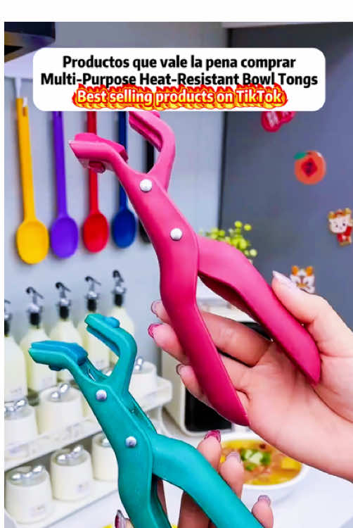 A must-have kitchen gadget! These heat-resistant bowl tongs are incredibly practical.Featuring dual-lever design and wave-shaped anti-slip grips, they securely hold both bowls and pots.Say goodbye to burned fingers and spilled dishes - moms everywhere are going crazy for them!#tiktokshop #fyp #2025 #tiktok #TikTokshopSpringGlowup #TikTokShopMothersDay #TikTokShopRestock #spotlightfinds#TiktokShopMemoriaiDay