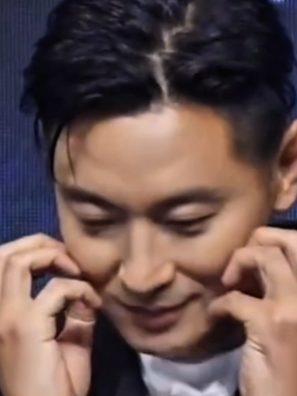 Ahjussi’s heart poses are a mess… but so am I for him 😩🫶❤️ #주지훈 #jujihoon #jujihoonedit 