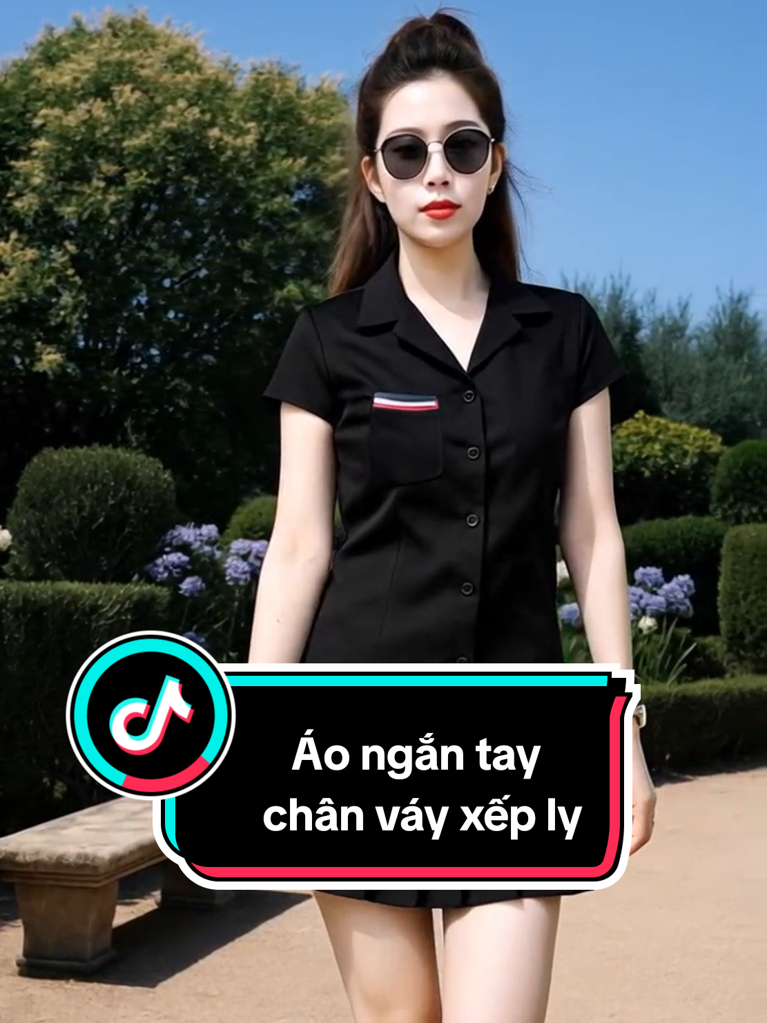 Sét áo ngắn tay cổ V mix cùng chân váy xếp ly. Năng động, trẻ trung #linhlinhshop17 #bodo #bodoxinh #setdo #setdoxinh 