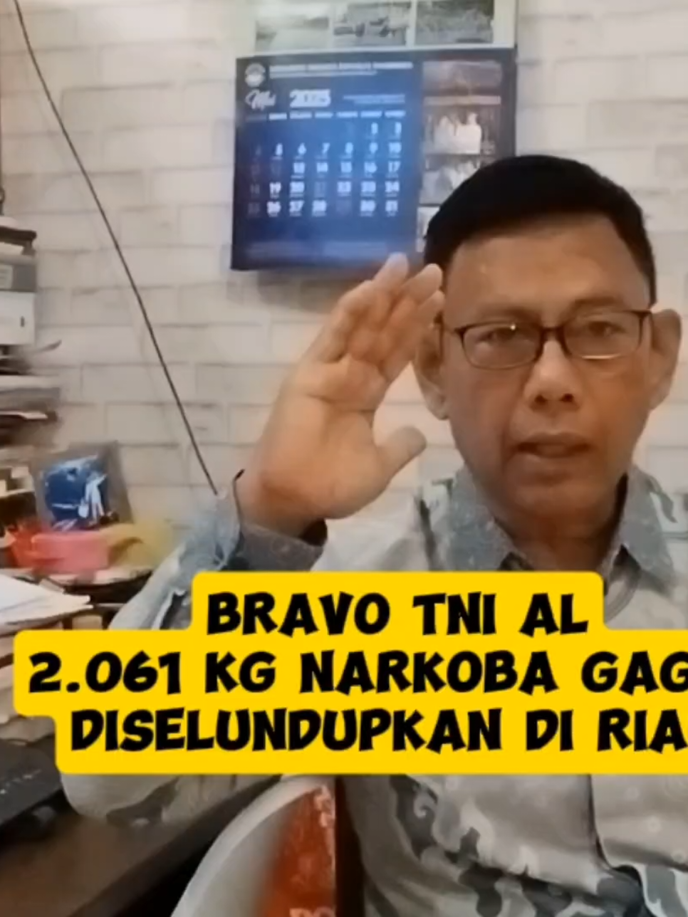 #CapCut  Banyak yg pesimis soal penempatan militer di bbrp instansi negara.  Kita mulai melihat hasil positif spt langkah TNI Angkatan Laut yang menggagalkan penyelundupan narkoba jenis sabu-sabu dan kokain sebanyak 2.061 kg di wilayah Kepulauan Riau. #SGO #sgintingofficial #tni 